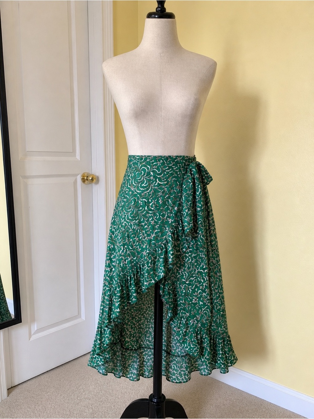 Max Studio Green Floral High-Low Wrap Skirt NWT Size XL - Picture 2 of 8